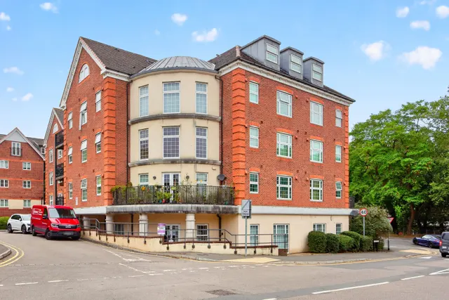 Dorchester Court, Camberley, GU15, photo 1