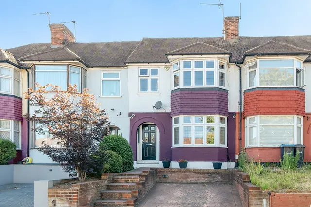 Great Cambridge Road, Enfield, EN1, photo 1