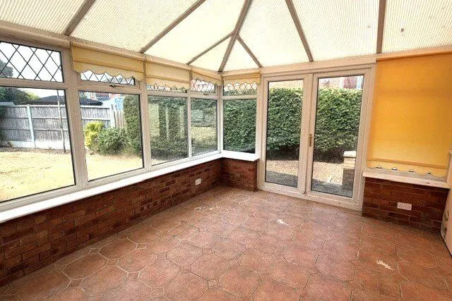 Painswick Road, Great Sutton, CH66, photo 3