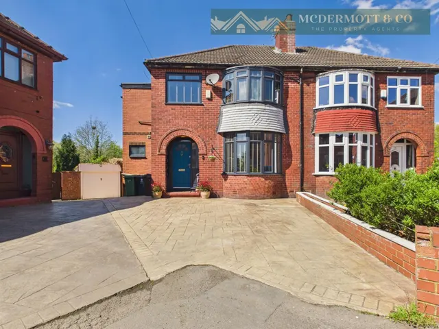 Parkside Avenue, Failsworth, M35, photo 1