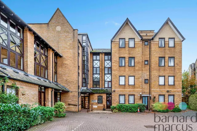 Hamilton Square, London, N12, photo 1