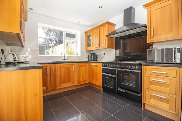 Photo 2 — Wavertree Drive, Leicester, Leicester, LE4 7NW