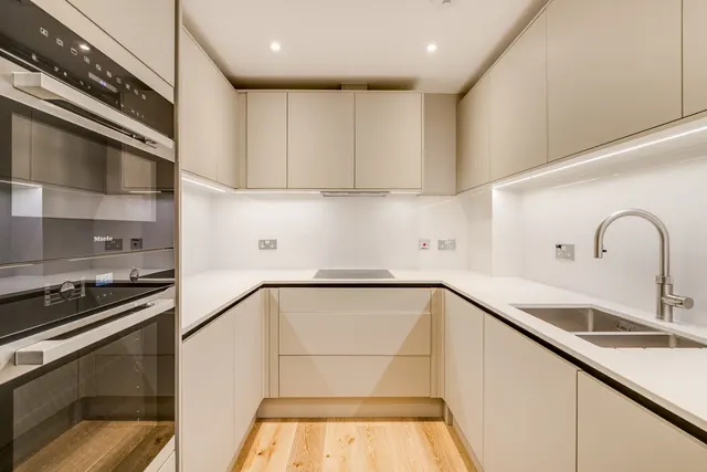 Photo 3 — 31, 219 Baker, Baker Street, Regent's Park, NW1 6XE