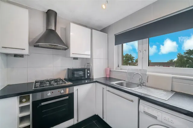 Photo 3 — Mallard Crescent, Greenhills, East Kilbride, South Lanarkshire, G75