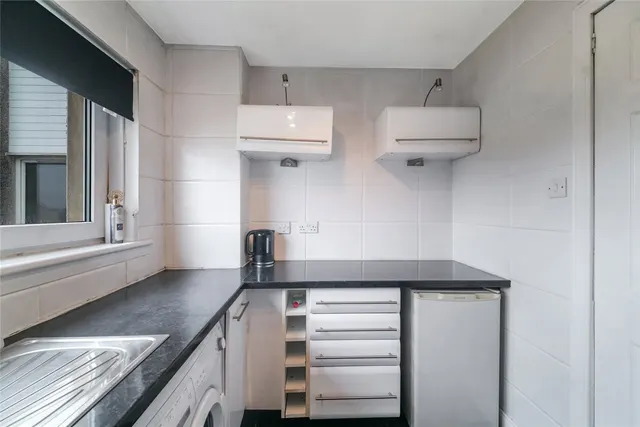 Photo 2 — Mallard Crescent, Greenhills, East Kilbride, South Lanarkshire, G75