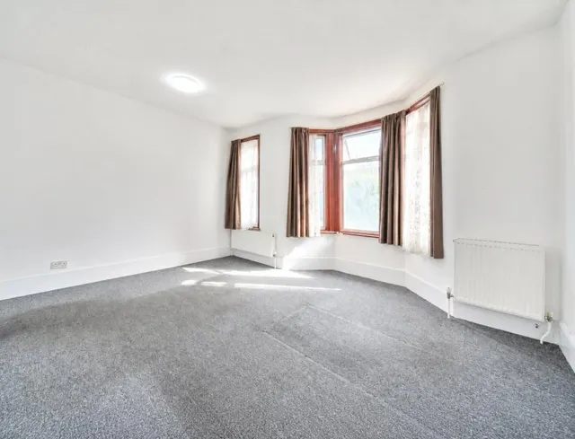Sheringham Avenue, Manor Park, E12, photo 2