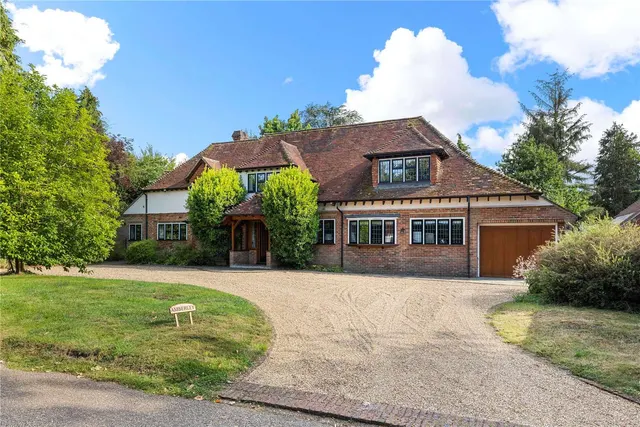 Grantley Avenue, Wonersh, Guildford, Surrey, GU5 0QN, photo 1