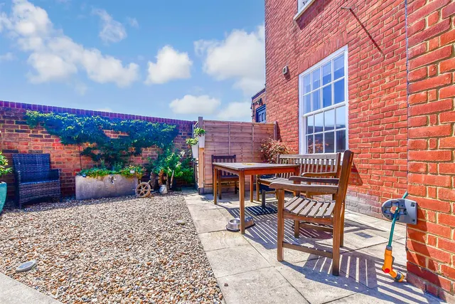 West Street, Queenborough, ME11, photo 2