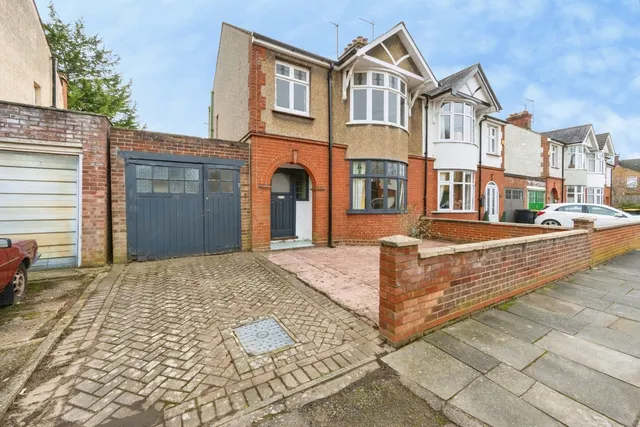 Irwin Road, Bedford, Bedfordshire, MK40, photo 1