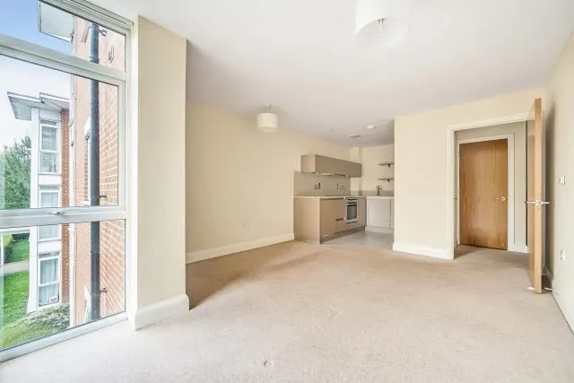 Kerr Place, Aylesbury, HP21, photo 3