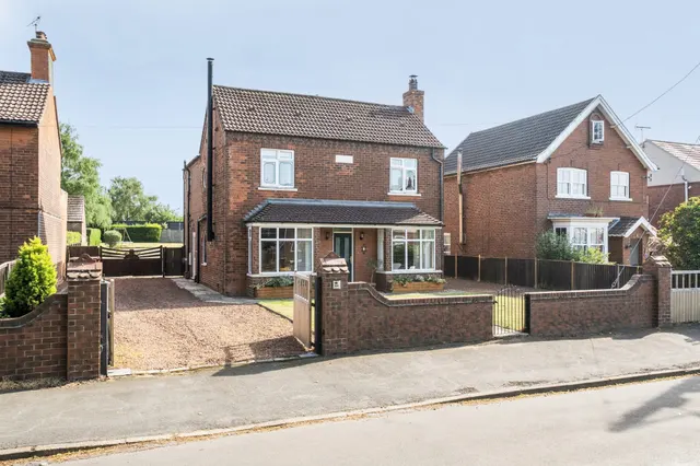 Flixborough Road, Burton-Upon-Stather, DN15, photo 2