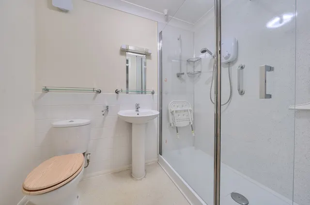Windmill Court, East Wittering, PO20, photo 3