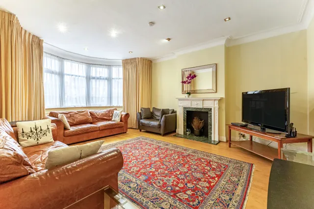 Photo 2 — Lake View, Edgware, HA8