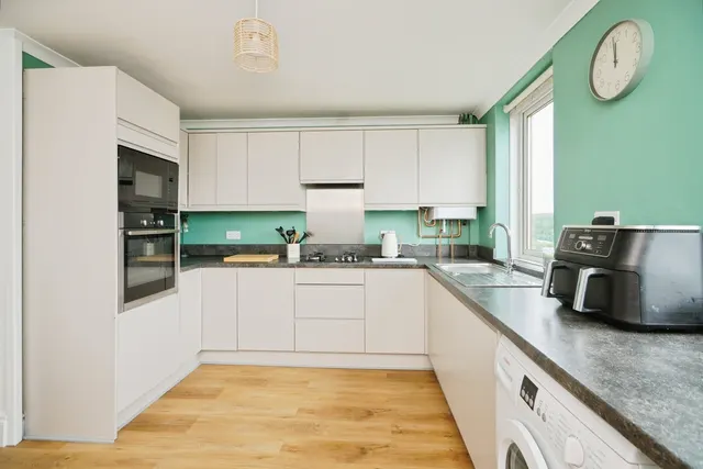 Railway Terrace, Penrhyndeudraeth, LL48, photo 3