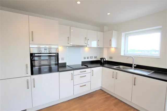 Pascal Mews, Milton Keynes, MK10, photo 3