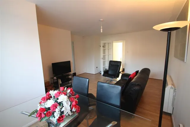 Cherry Blossom Close, N13, photo 3
