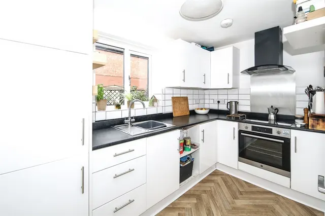 Denton Close, Kenilworth, CV8, photo 3