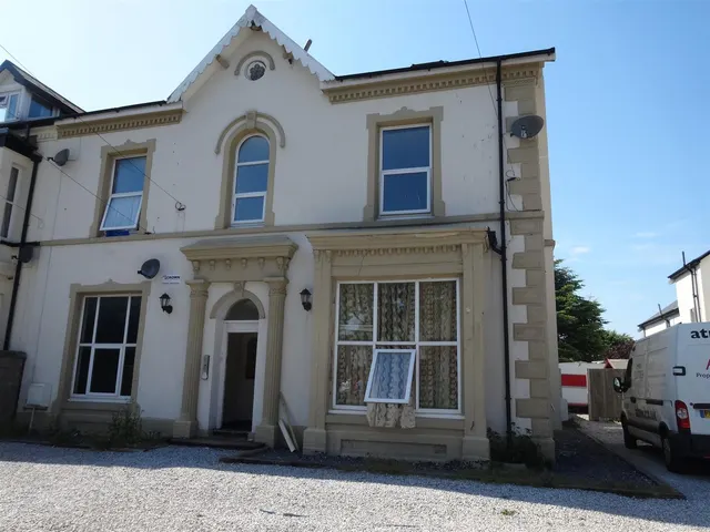 Brighton Road, Rhyl, LL18, photo 1