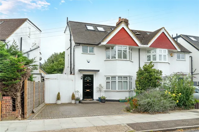 Argyle Avenue, Whitton, TW3 2LR, photo 1