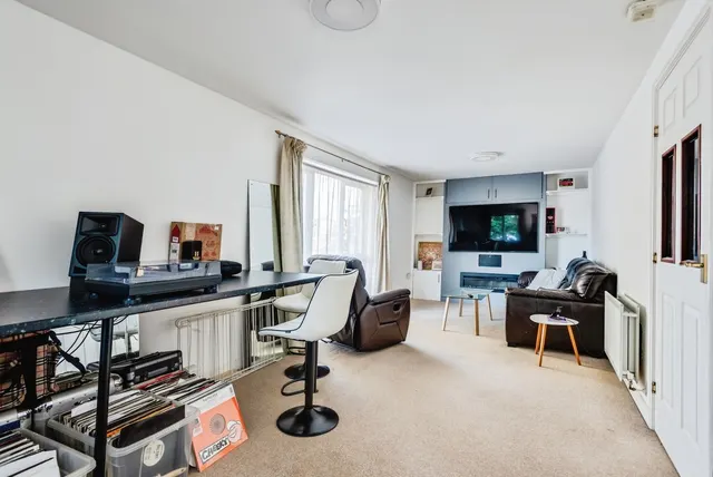 Photo 3 — Spring Lane, Headington, Oxford, Oxfordshire, OX3