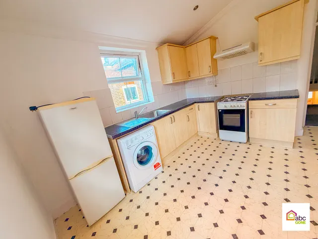Photo 2 — 46B, Ingleby Road, Ilford, Essex, IG1 4RY