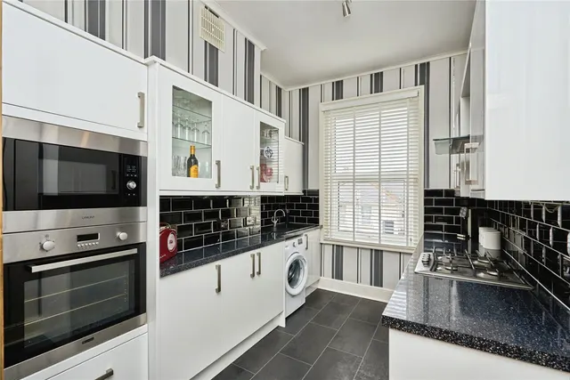 Park Road, Shanklin, PO37, photo 3