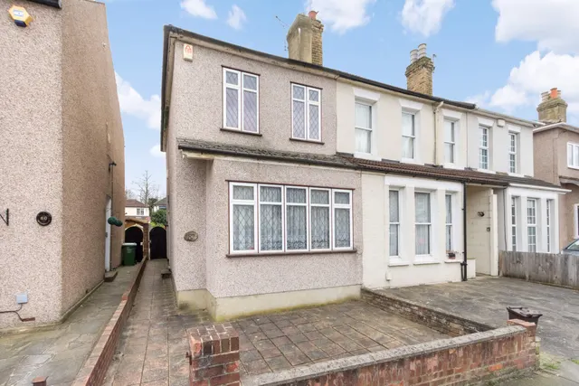 Standard Road, Bexleyheath, photo 1