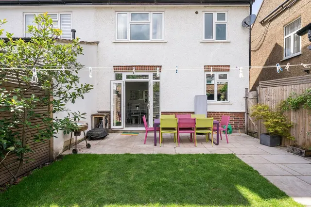 Eastbourne Gardens, London, SW14, photo 3