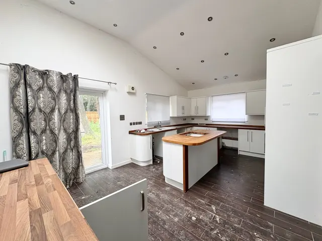 Photo 2 — La Villetta, Bury Spinney Thorn Road, Dunstable, Houghton Regis, LU5 6JQ