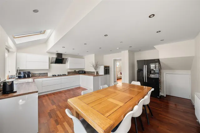 Charles Street, Hillingdon, photo 1