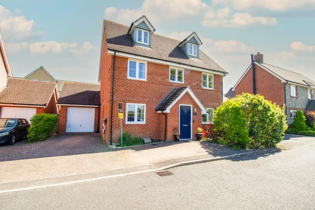 Gurung Way, Church Crookham, Fleet, GU52 8AU, photo 1