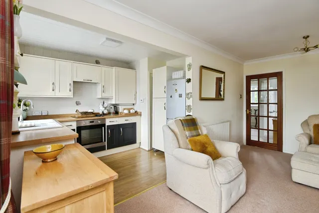 Carlton Avenue, Newcastle, ST5, photo 2
