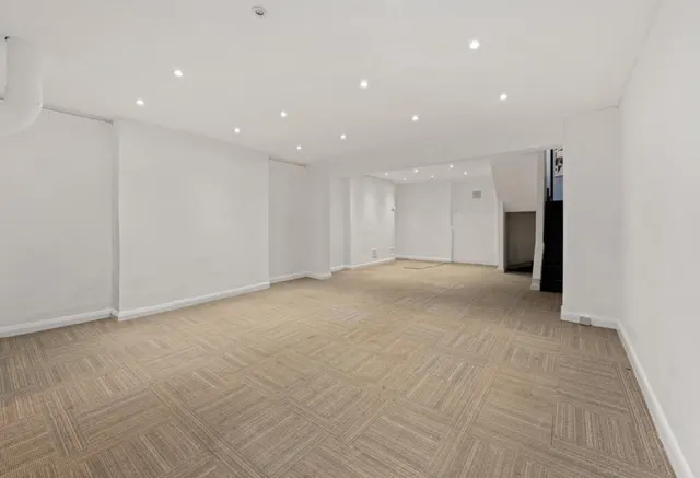 London, NW8, photo 3