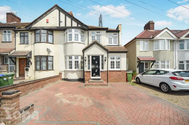 Yorkland Avenue, Welling, DA16, photo 1