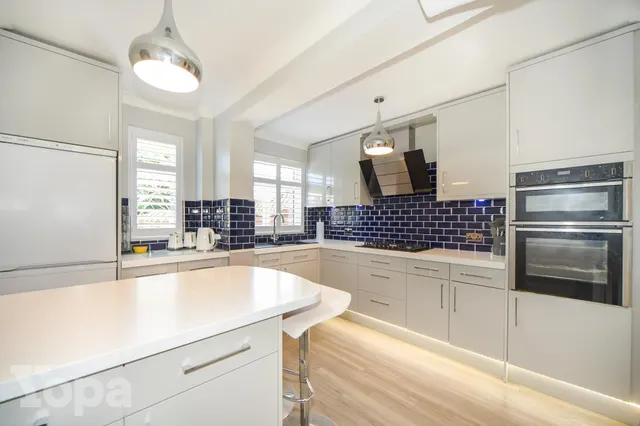 Yorkland Avenue, Welling, DA16, photo 2