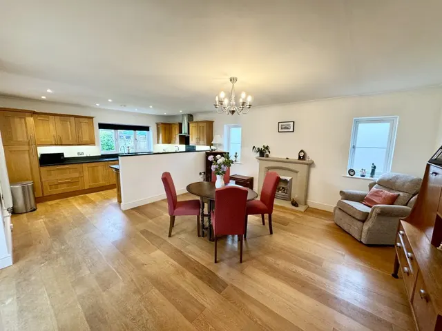 Bungalow Under Offer with 3 bedrooms in Hatfield Broad Oak, CM22, photo 3