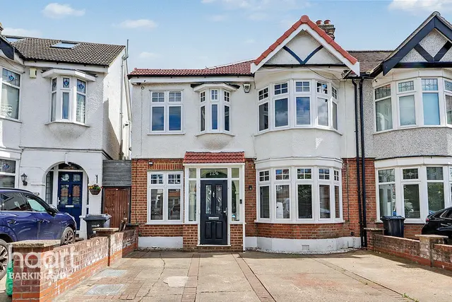 Bawdsey Avenue, Newbury Park, IG2, photo 1