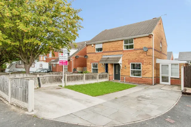 Foxhunters Way, South Elmsall, PONTEFRACT, photo 1