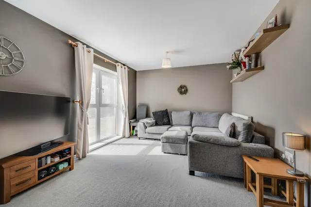 Photo 2 — 8 Stonham Place, Chelmer Road, Chelmsford, Essex, CM2 6DG