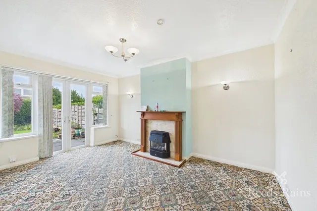 Ashbrook Avenue, Denton, M34, photo 2
