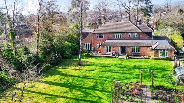 Vale Road, Ash Vale, Guildford, Surrey, GU12 5LW, photo 1