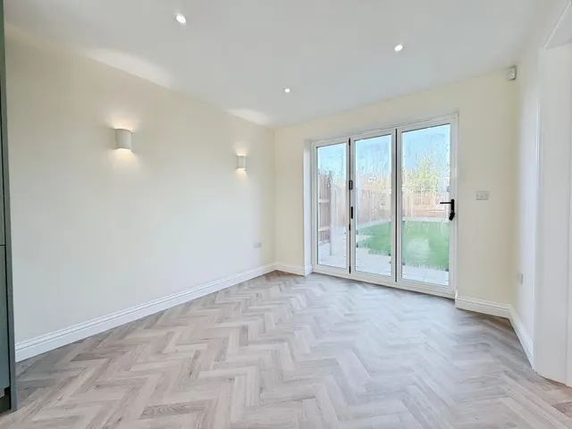 King Street, Dawley, TF4, photo 3