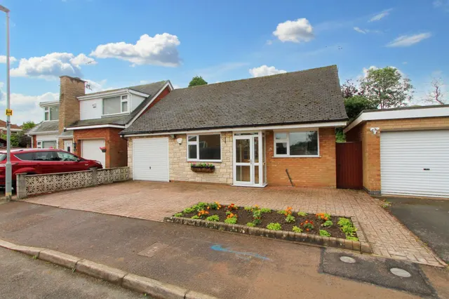 Angus Close, Thurnby, LE7, photo 1