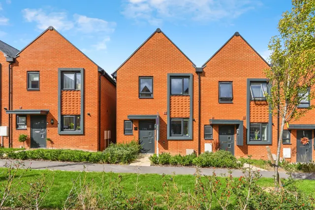 Bluebell Way, Whiteley, Fareham, photo 1