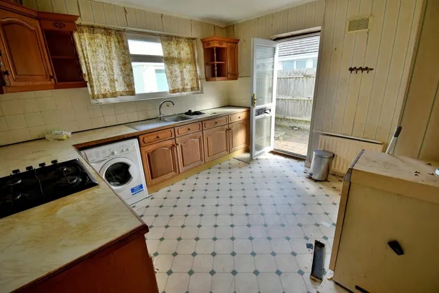 Glenmoor Road, BH22, photo 2