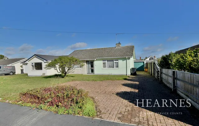 Glenmoor Road, BH22, photo 1