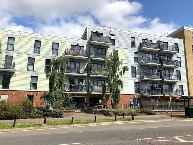 London Road, Dunstable, LU6, photo 1