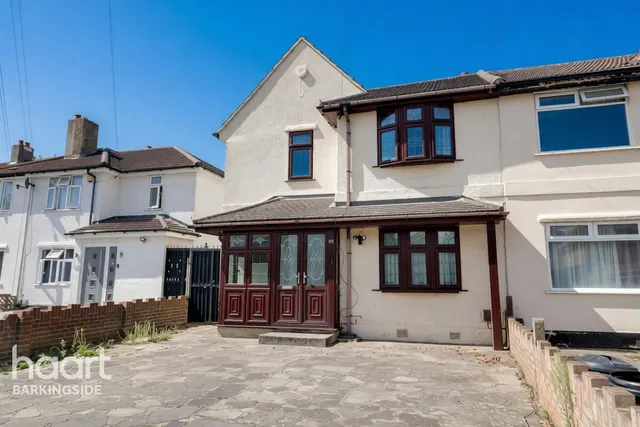 Crown Road, Barkingside, IG6, photo 1