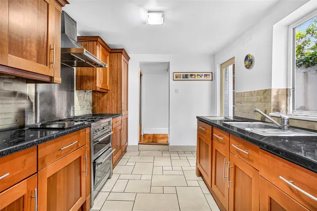 Photo 3 — Alexandra Road, Uxbridge, UB8 2PQ