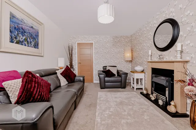 Fulwood Close, Bury, BL8, photo 3